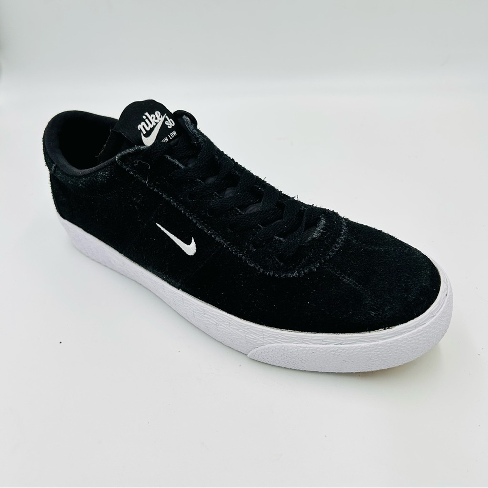 Nike SB Zoom Bruin Low Skate Shoes Men size 9 Black Suede Sneakers 407941-001